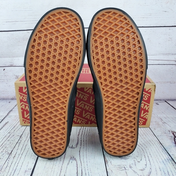 *Sold New Van's Asher Canvas Black Slip On Sneakers - Picture 8 of 9